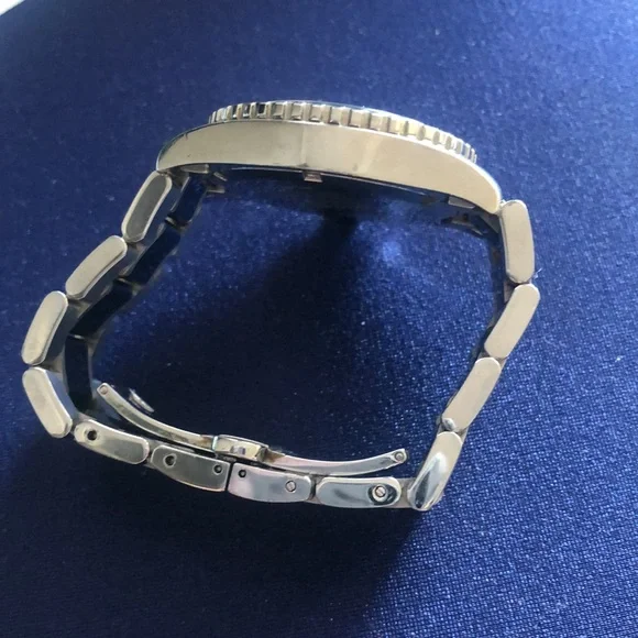 Guess Collection Watch - Picture 3 of 6